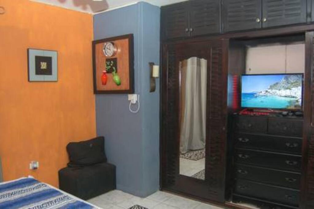 The Biltons - 6 Min From Airport- A/c In