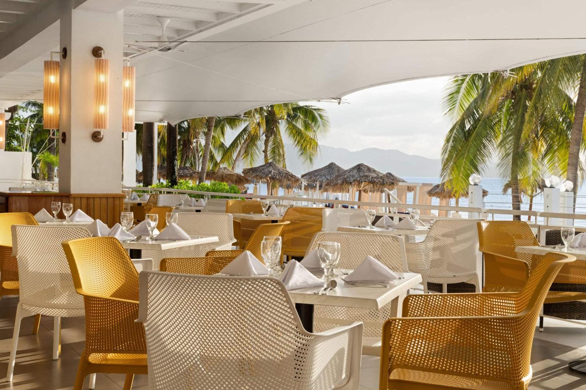 Grand Decameron Montego Beach, A Trademark 3*