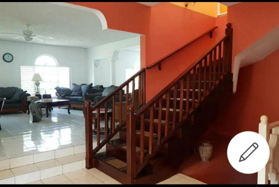 Montego Bay Guesthouse Homestay *