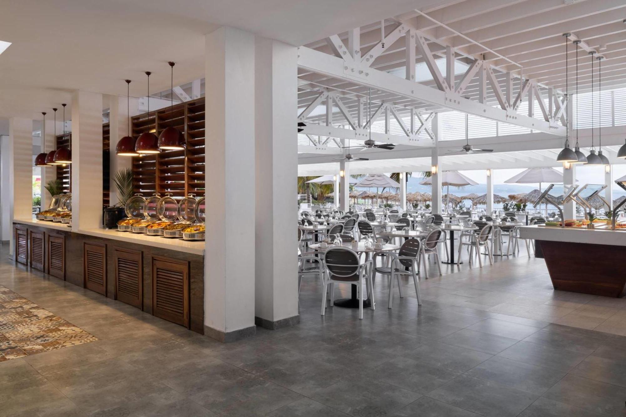 Grand Decameron Cornwall Beach, A Trademark All-Inclusive Resort Resort 4*