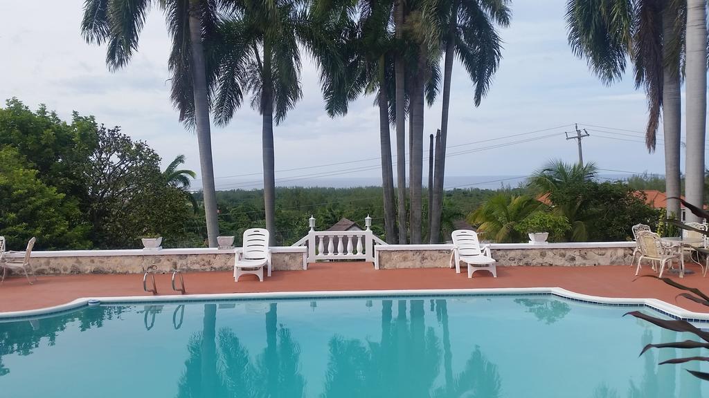 A Piece Of Paradise Hotel