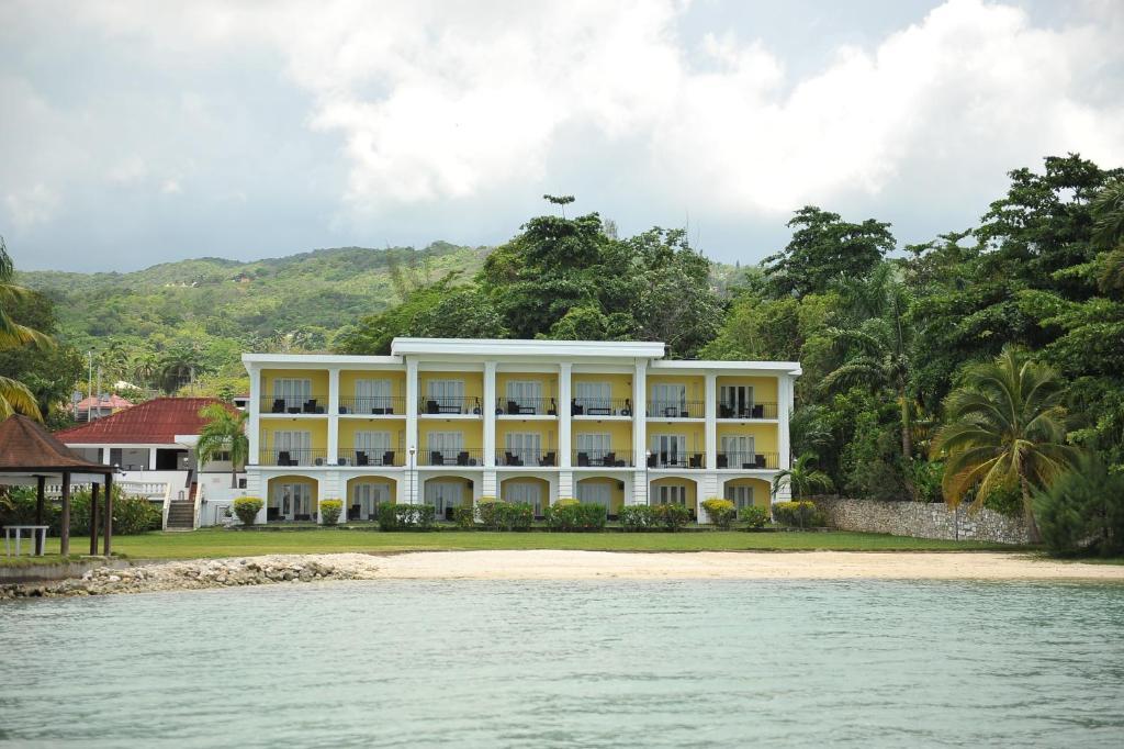 Syrynity Palace 2*