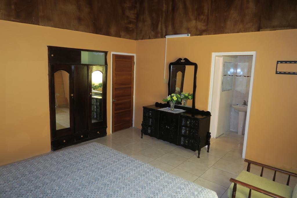Enchanted Villas Inn