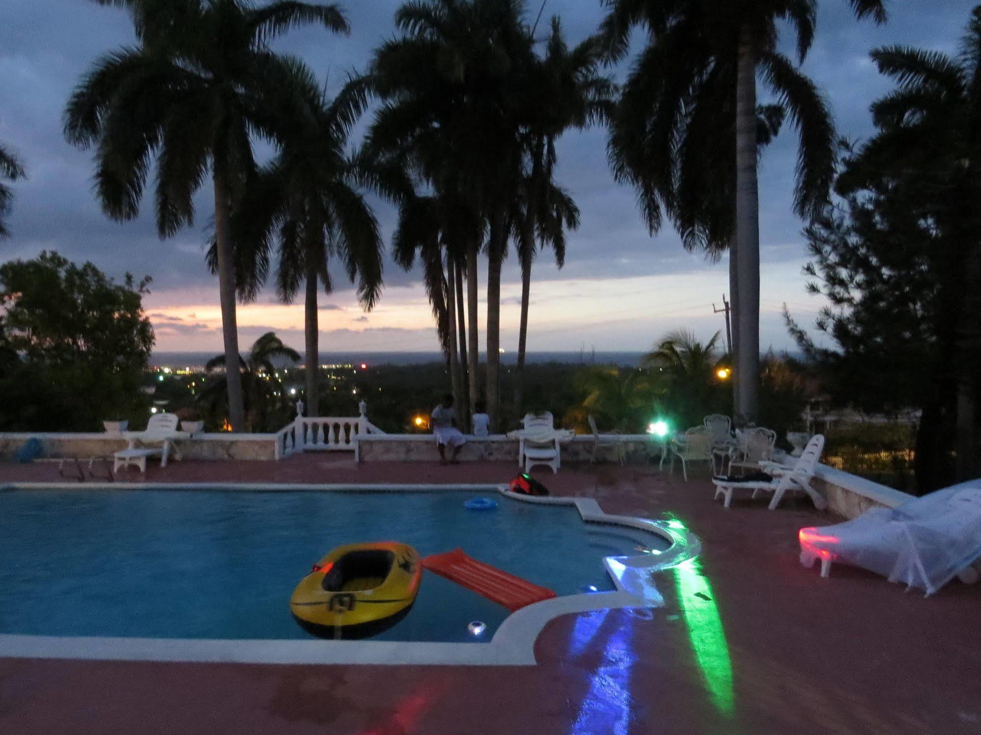 A Piece Of Paradise Hotel 3*
