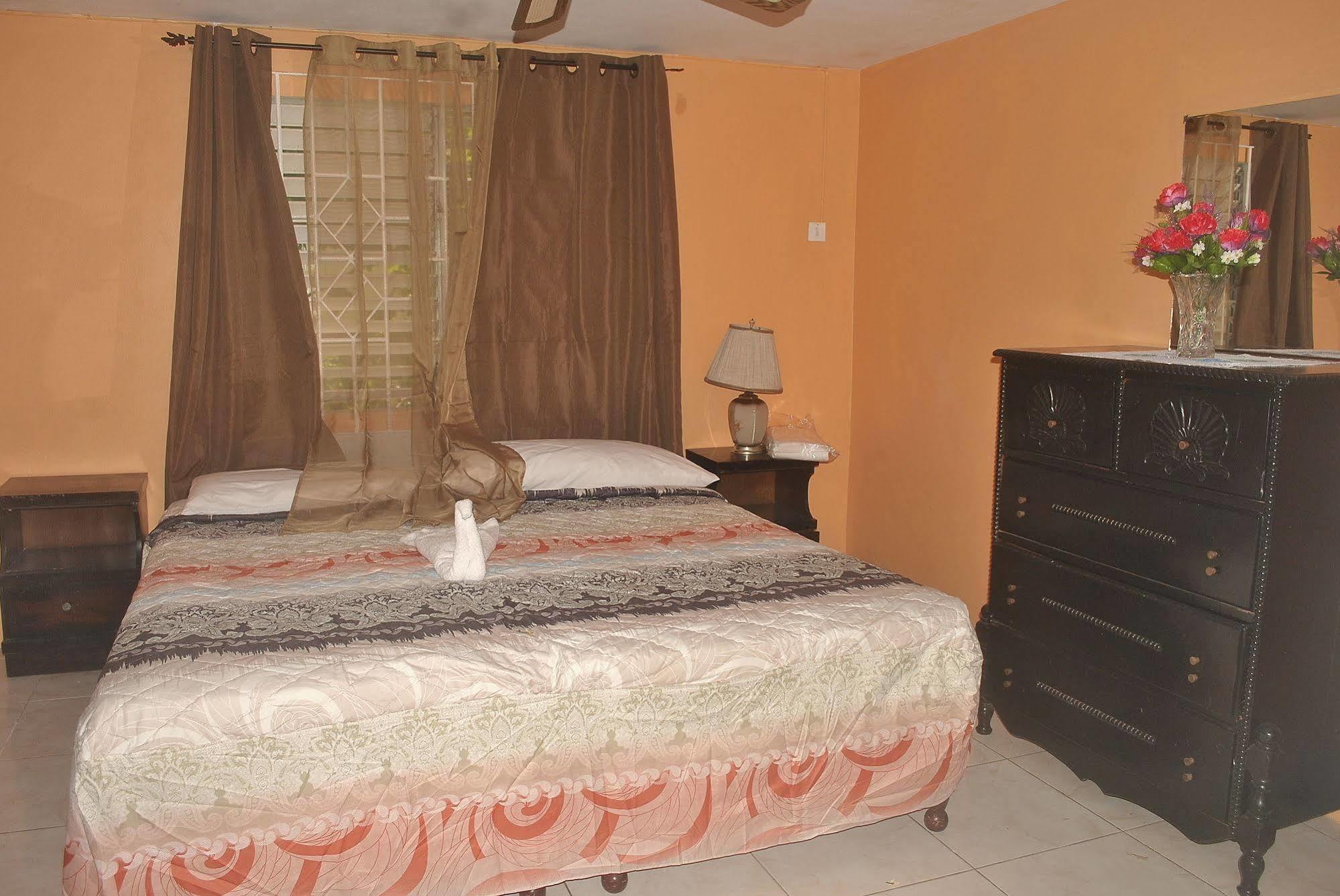 Enchanted Villas Inn 3*