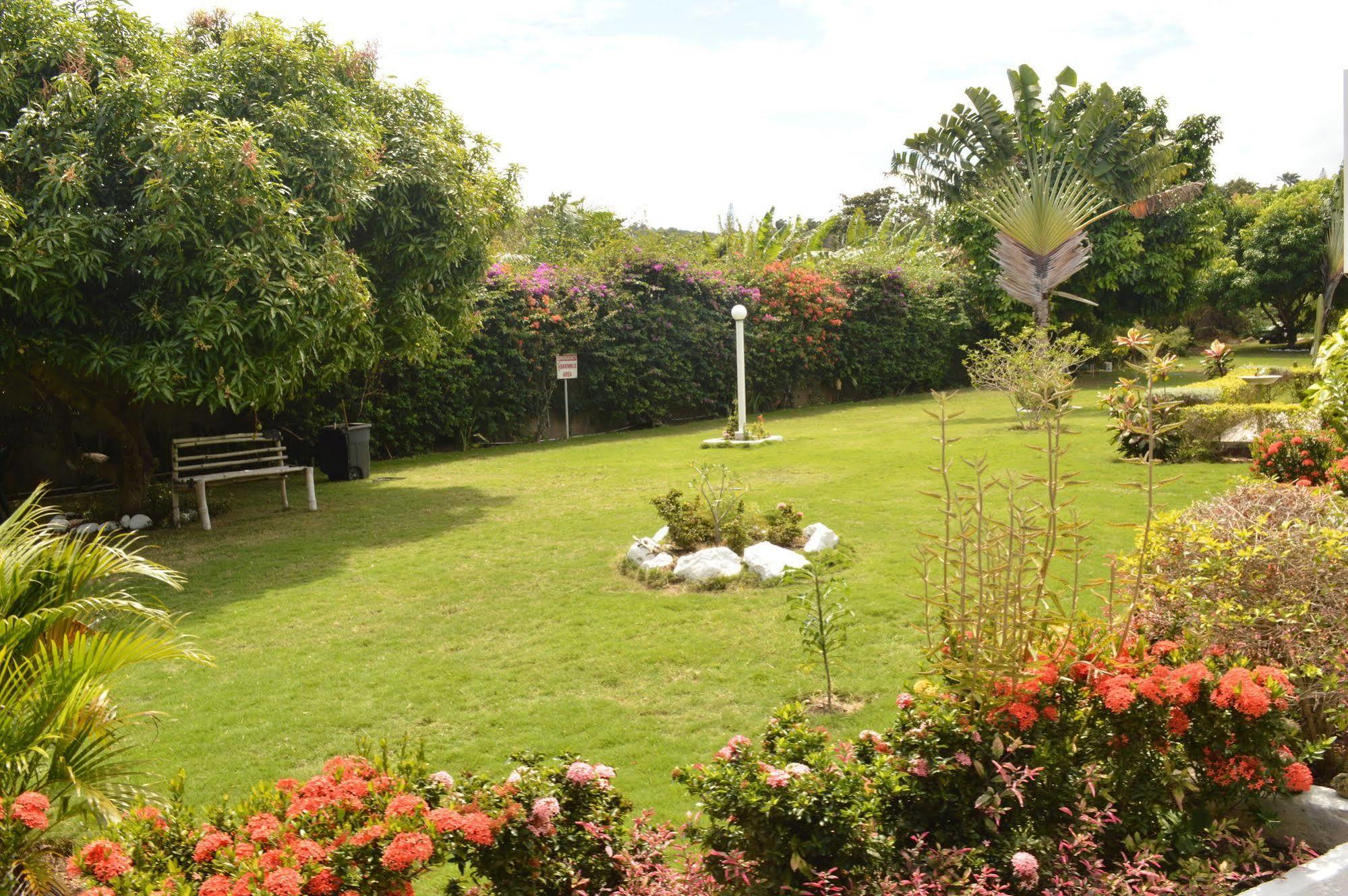 Nature Bliss - Lifestyle Center Bed & Breakfast