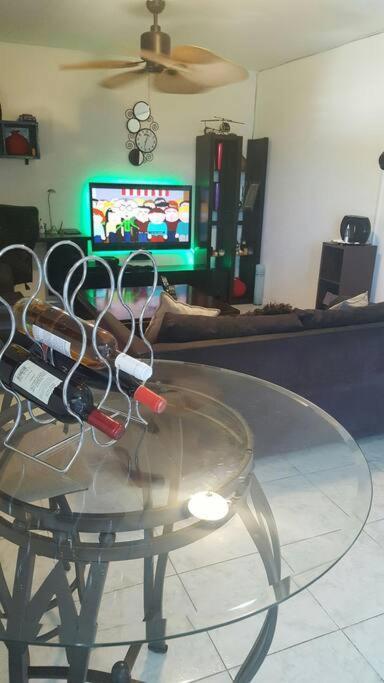 Apartment The Biltons - 6 Min From Airport- A/c In