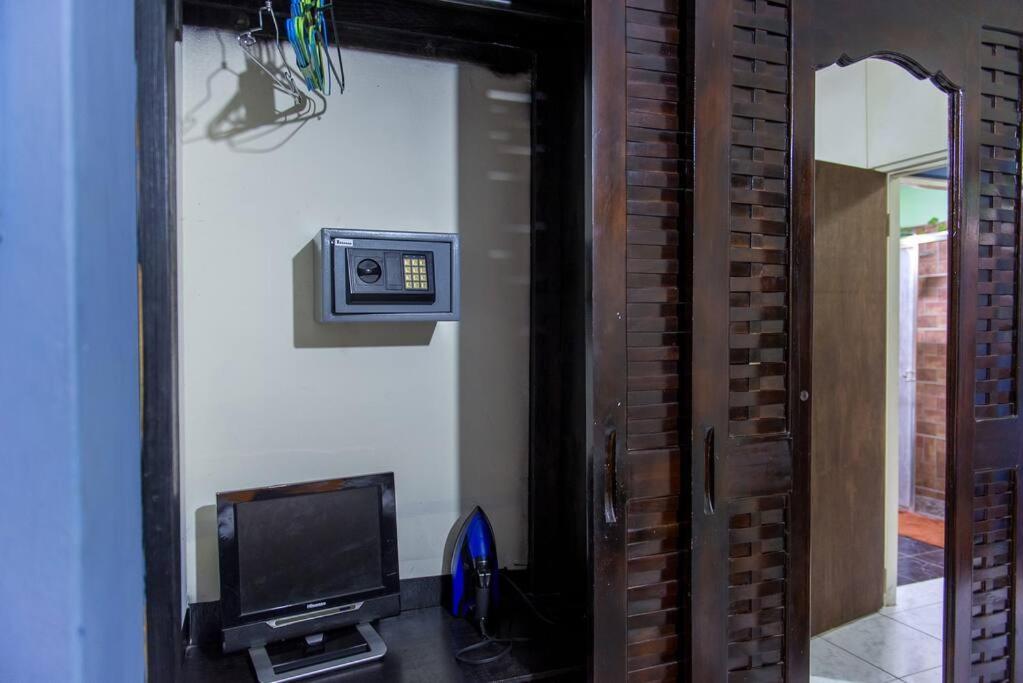 Apartment The Biltons - 6 Min From Airport- A/c In *