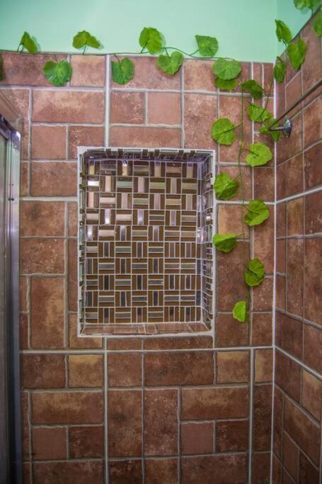 The Biltons - 6 Min From Airport- A/c In Apartment *