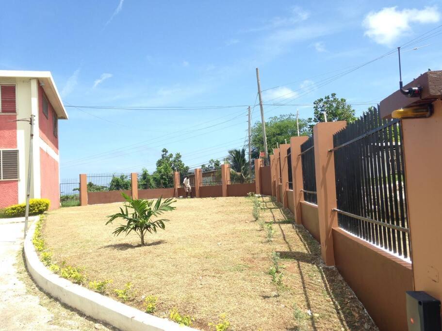 The Biltons - 6 Min From Airport- A/c In Apartment *