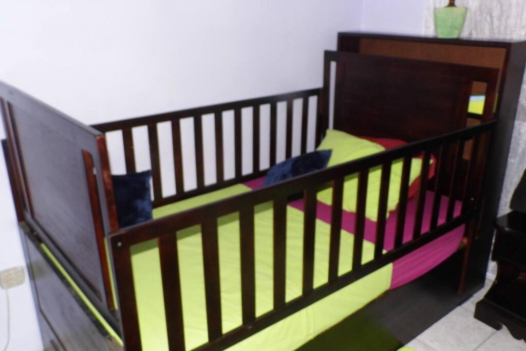The Biltons - 6 Min From Airport- A/c In *