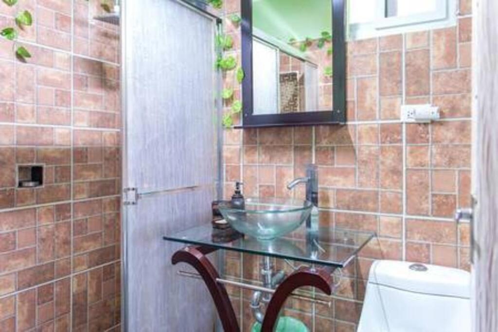 The Biltons - 6 Min From Airport- A/c In Apartment Montego Bay