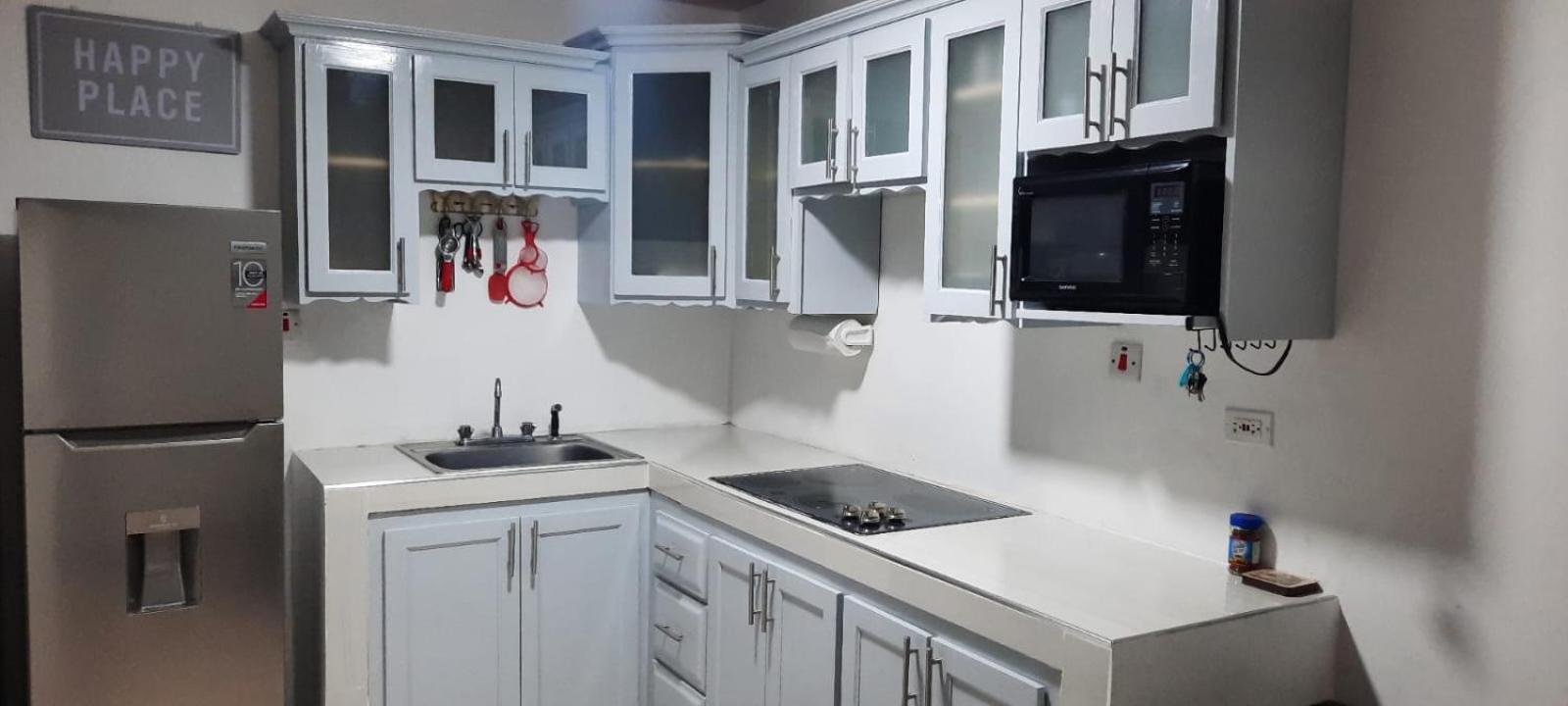 Island Getaway At The Garden Apartment