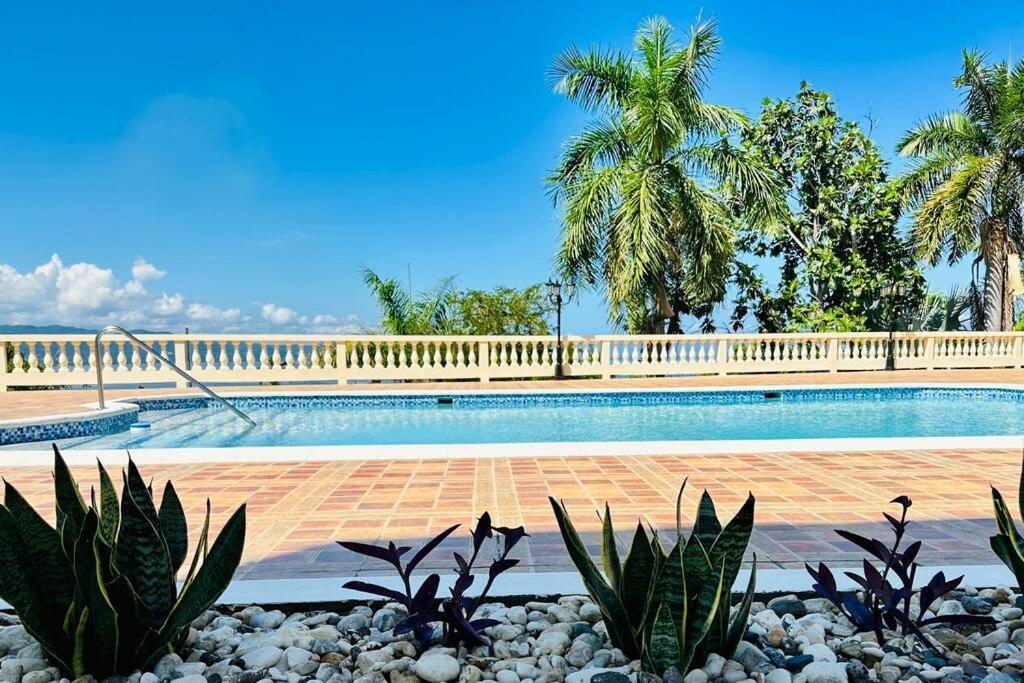 Falcon Islandview - Airport Pickup Available - 24security Montego Bay