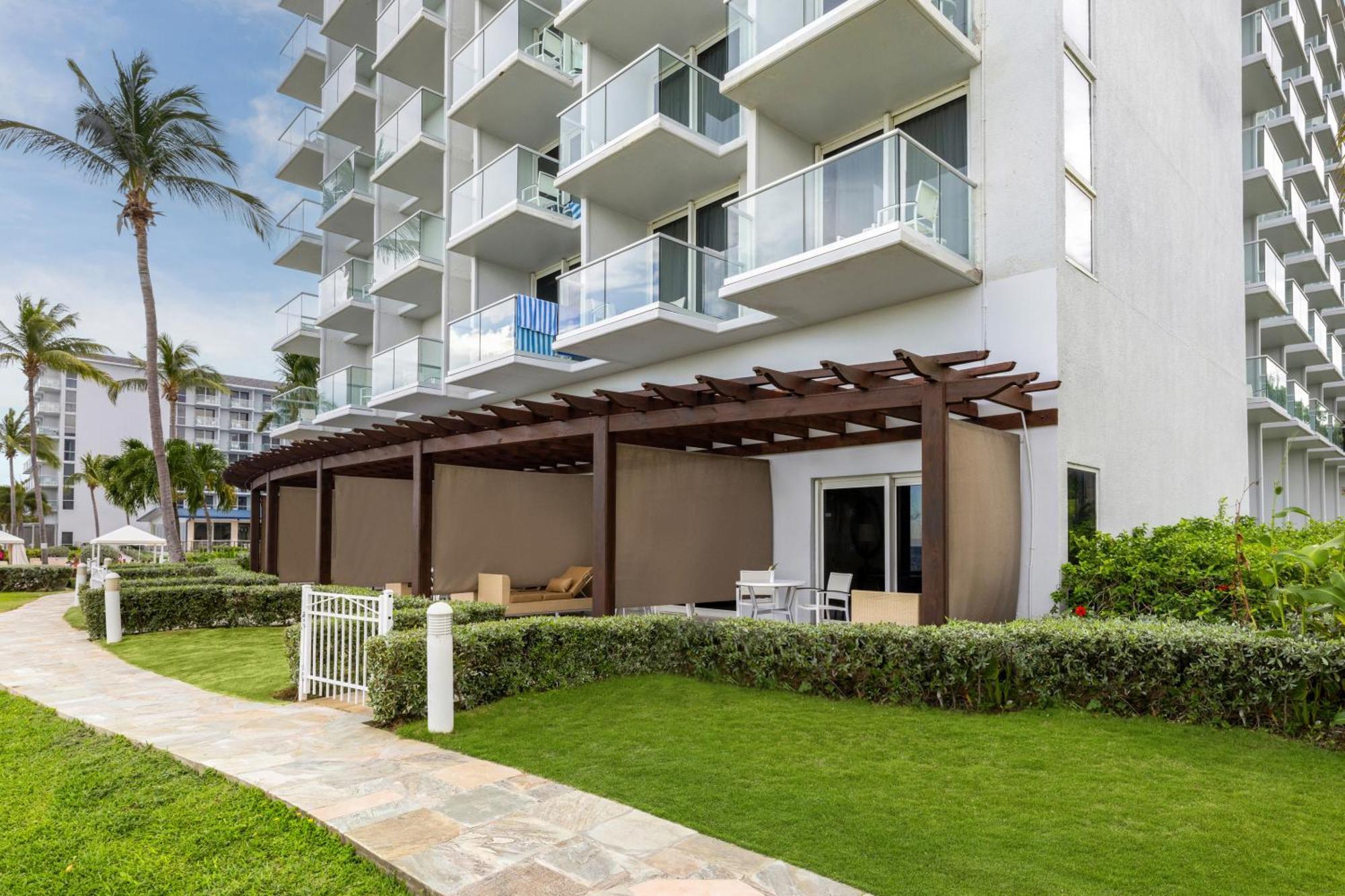 Resort Dreams Rose Hall &