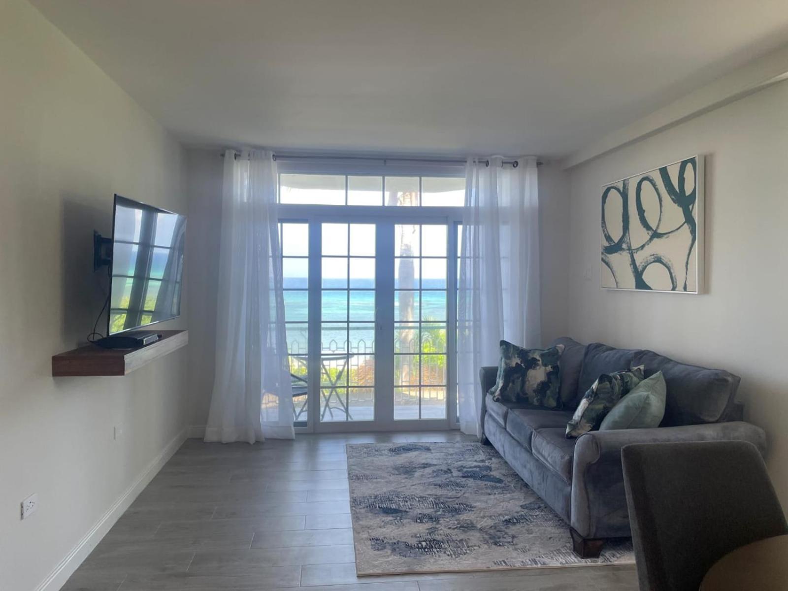 A Cozy At Sea Castles * Montego Bay