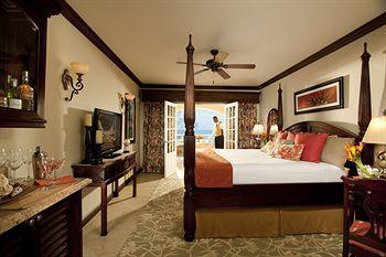 Hotel Grand Pineapple Montego Bay