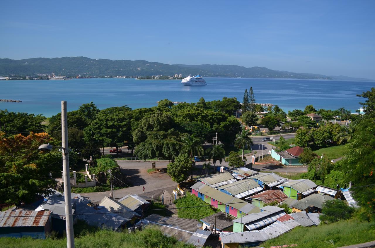 Upperdeck Apartment Montego Bay