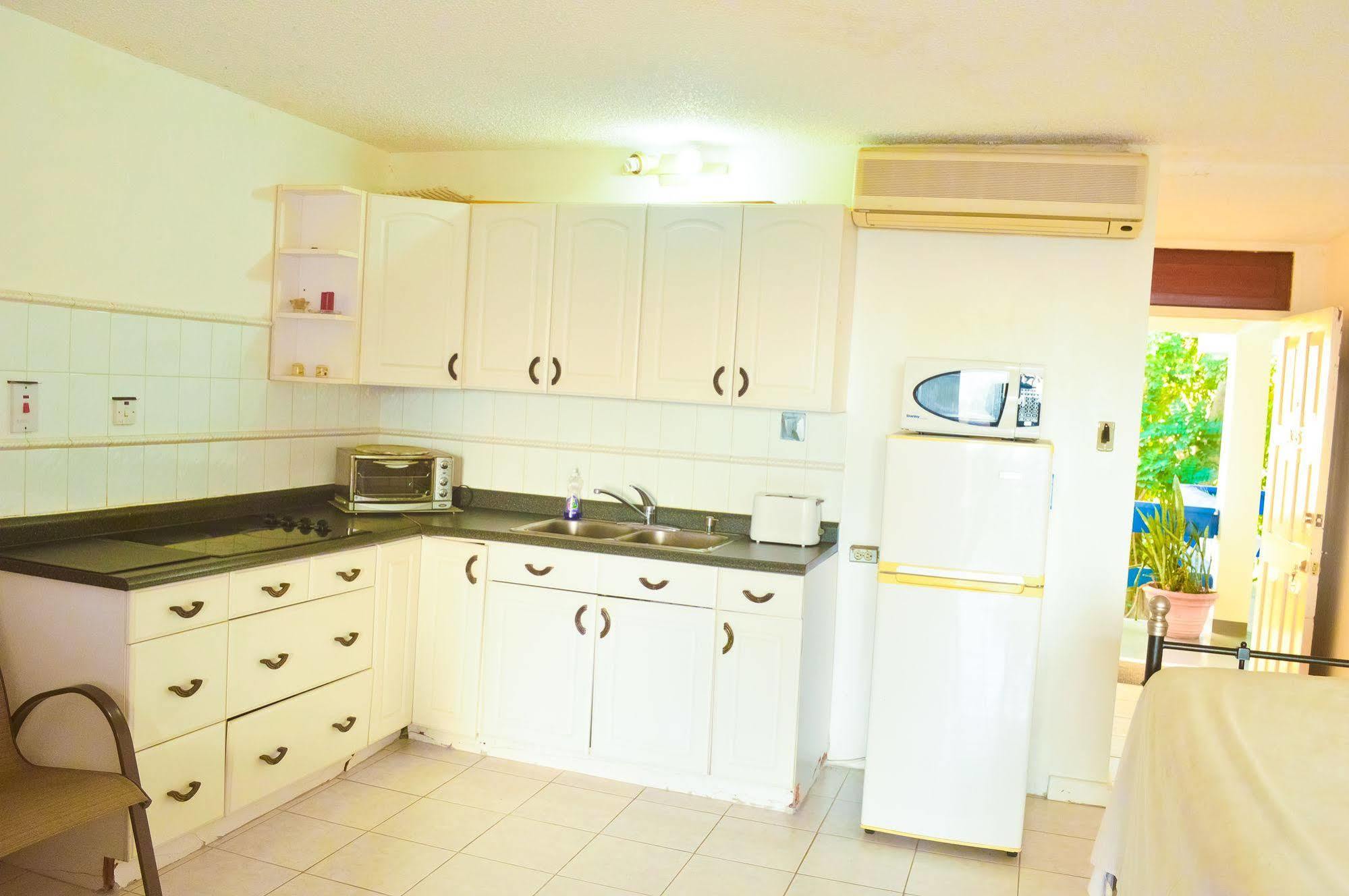 Apartment Garden At Club *
