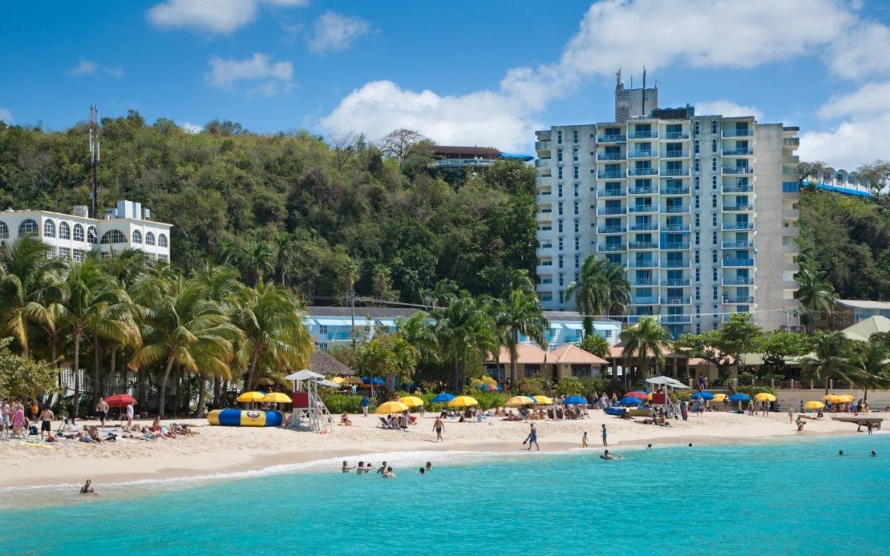 The Best Special @ World Famous Drs Cave Beach Apartment *