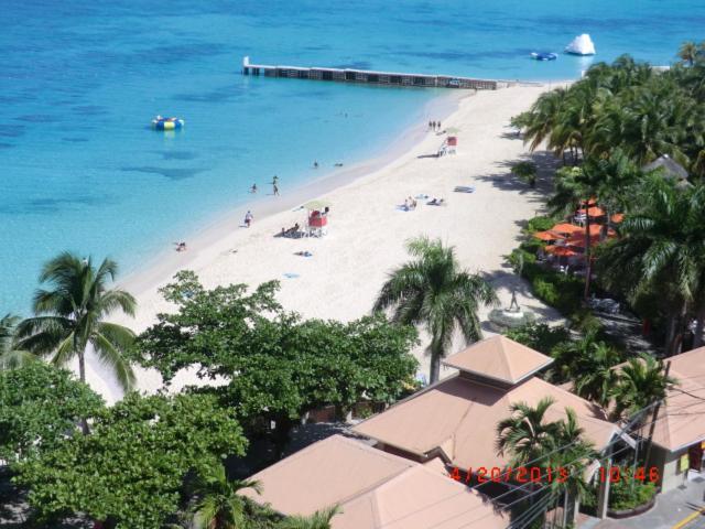 The Best Special @ World Famous Drs Cave Beach Apartment