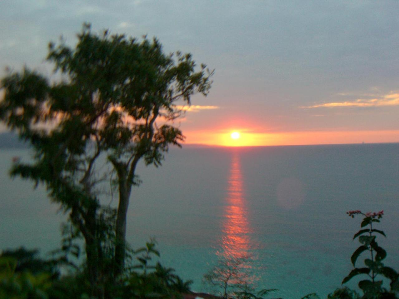 The Best Special @ World Famous Drs Cave Beach Apartment