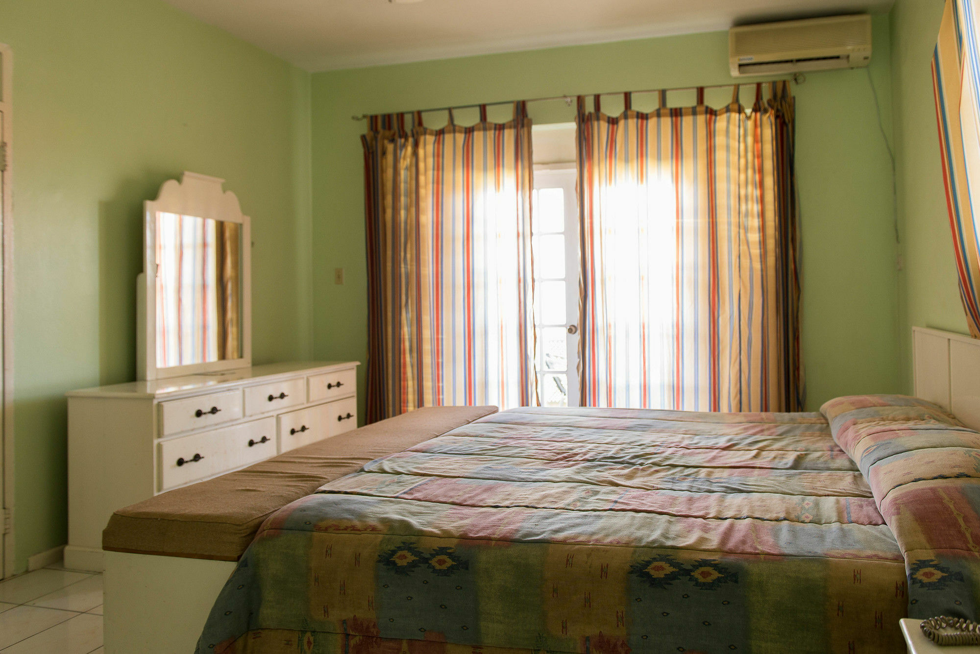 On The Hip Strip - Apartment Montego Bay