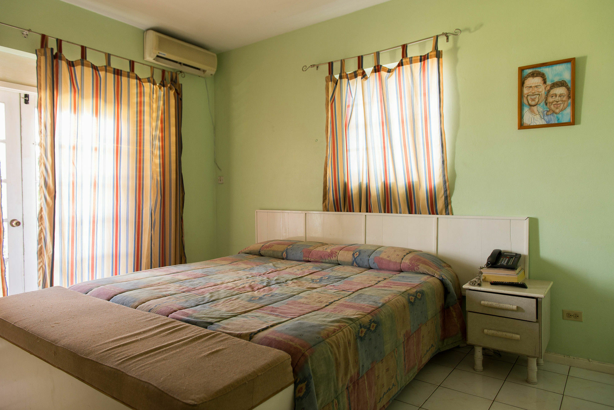 On The Hip Strip - Apartment Montego Bay