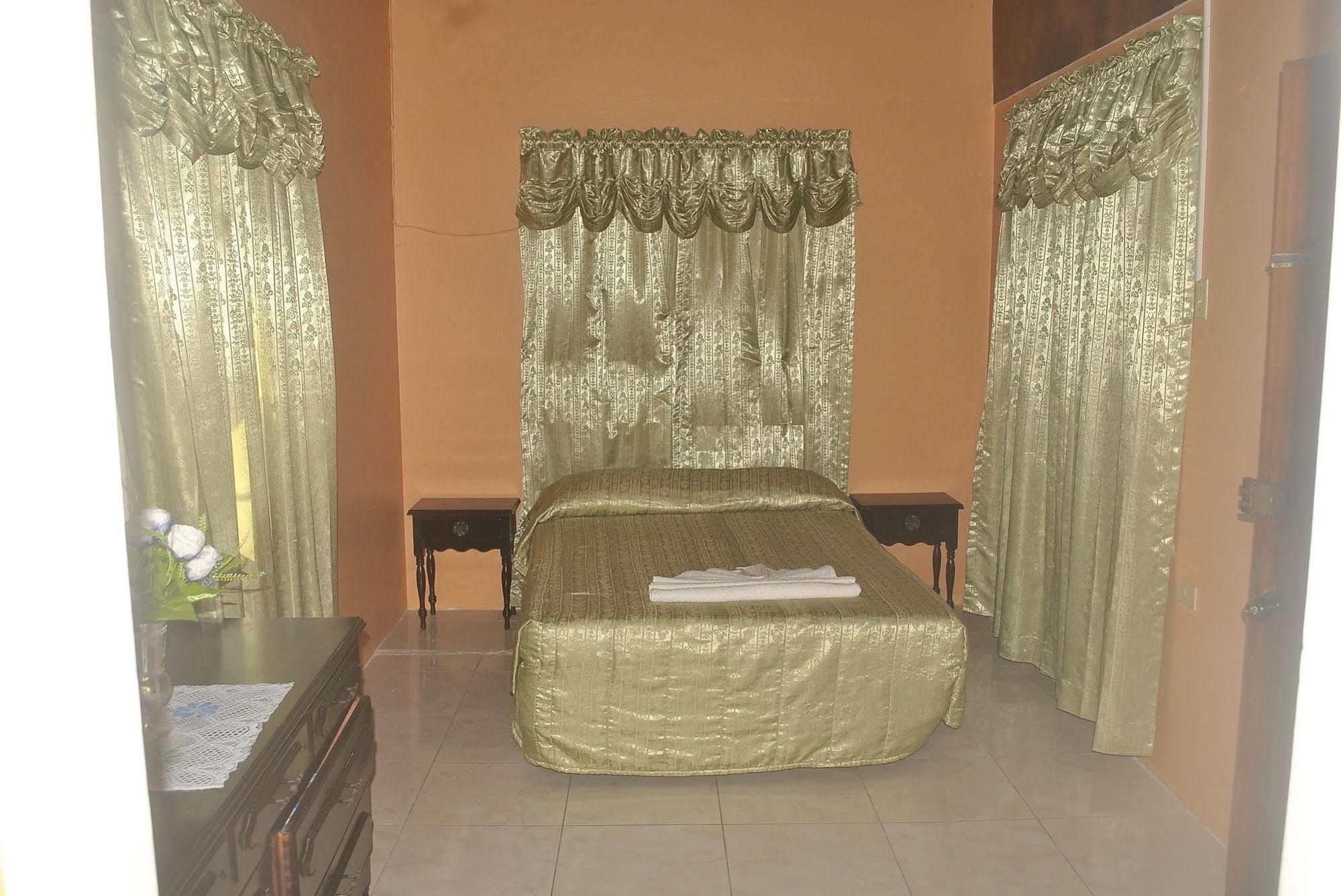 Enchanted Villas Inn Montego Bay