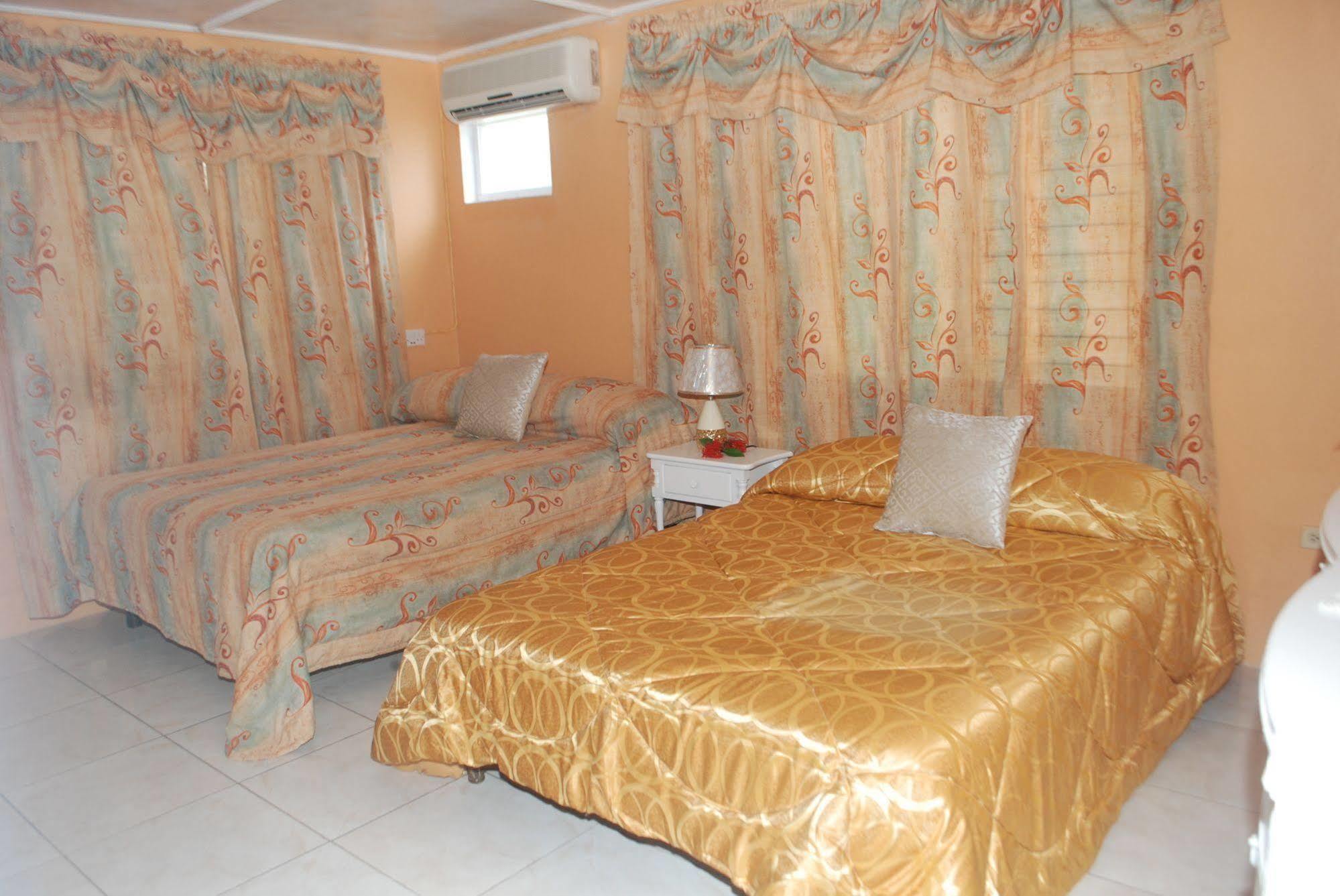 Inn Enchanted Villas Inn
